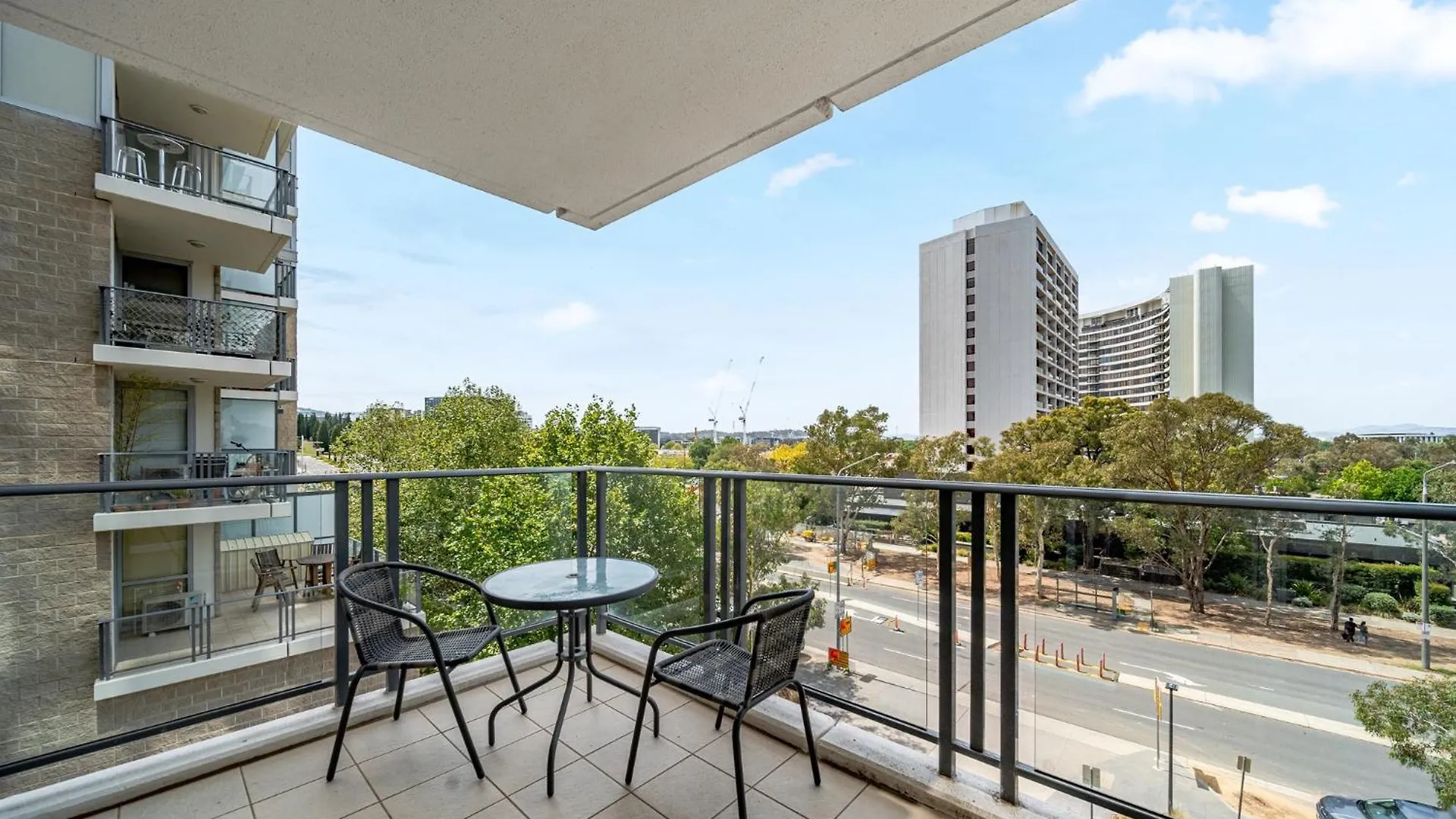 Stylish 1-Bed Flat With Pool Bbq & Sauna Access Canberra Lägenhet